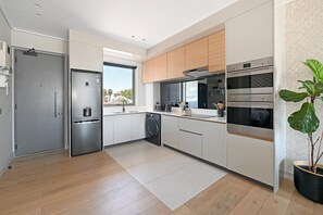 Apartment | 2 bedrooms - Quiet 2-bed Green Point Retreat Rooftop Pool (Cape Town)