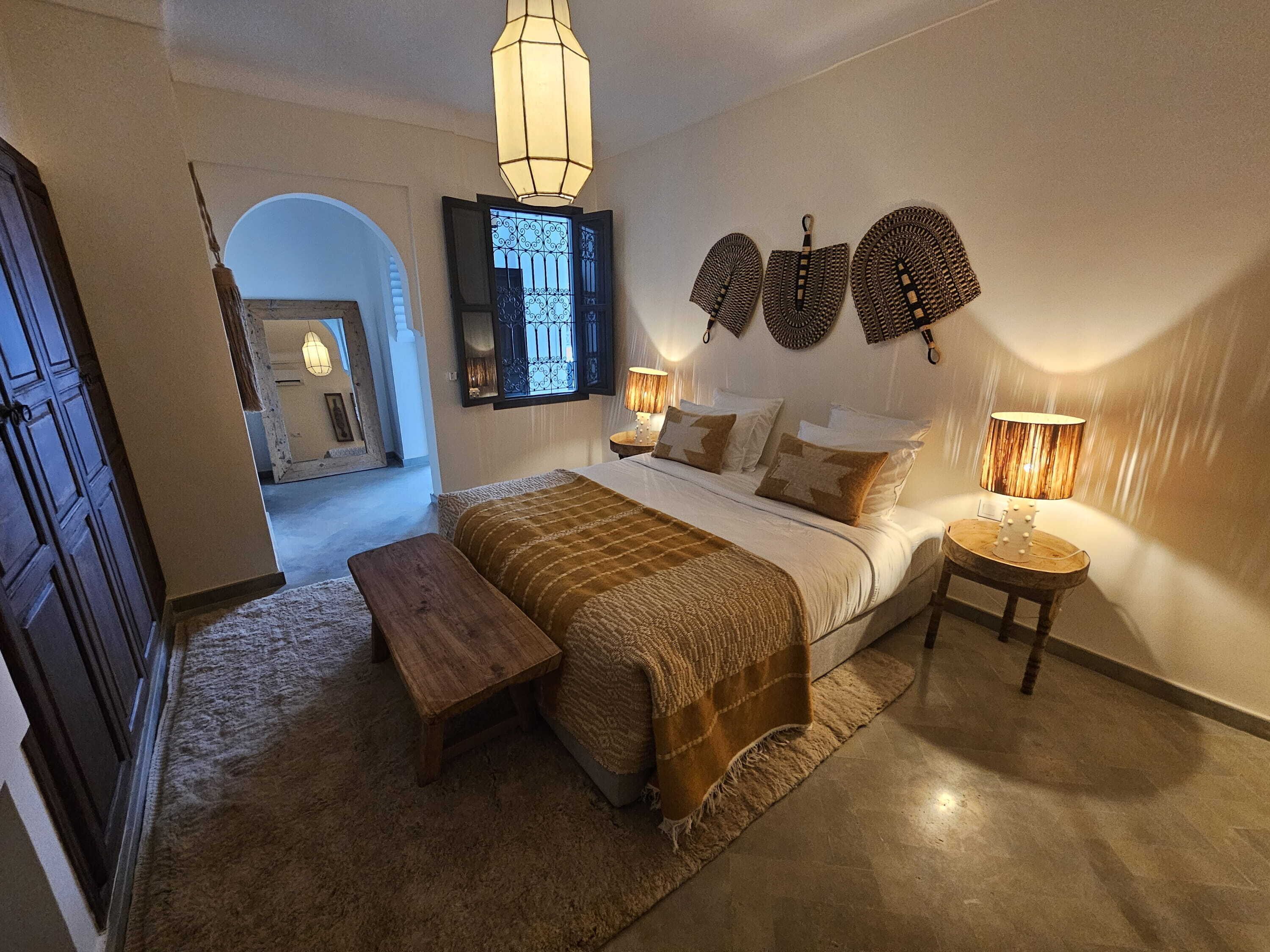 Superior House | Premium bedding, free WiFi, bed sheets