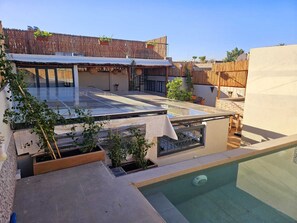 Outdoor pool, open 8:30 AM to 8:30 PM, sun loungers - Manzil Fanny Private Riad & Spa (Marrakech)