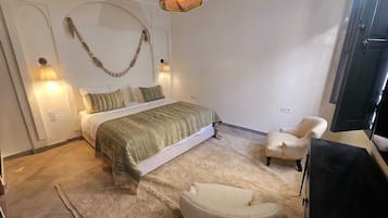 Superior House | Free WiFi