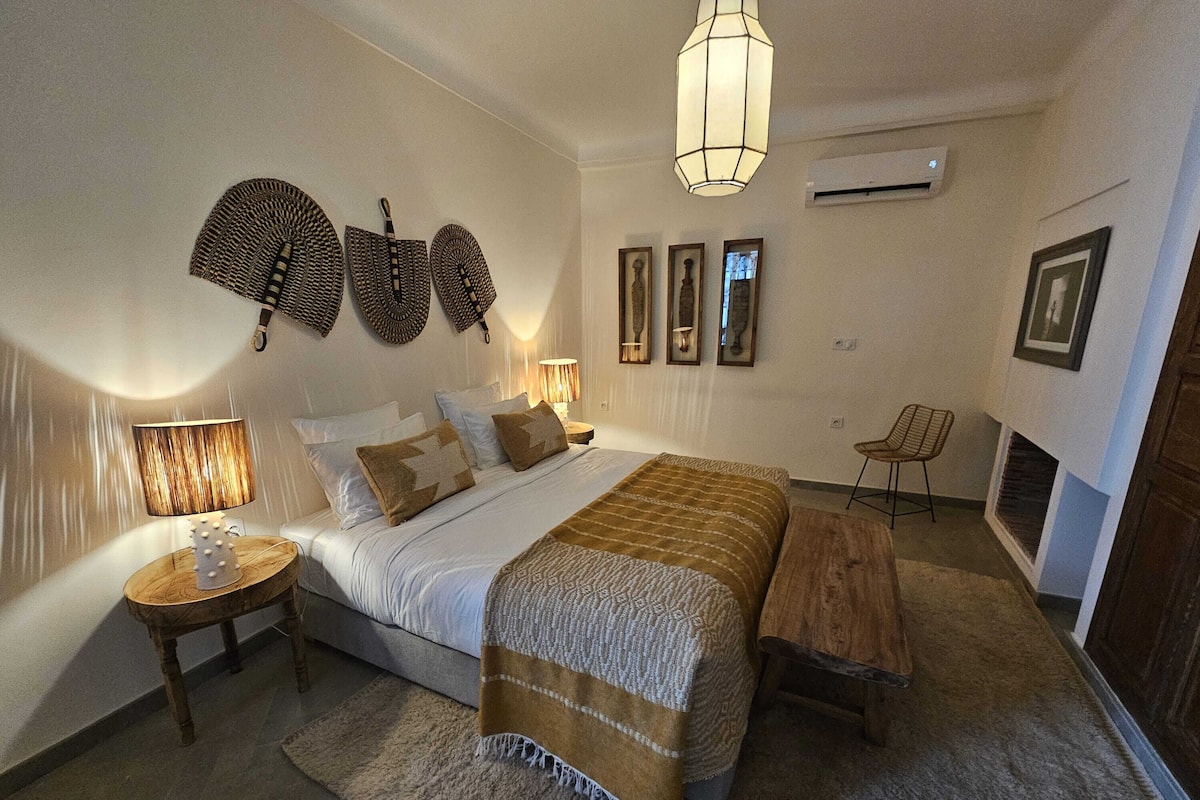 Superior House | Premium bedding, free WiFi, bed sheets