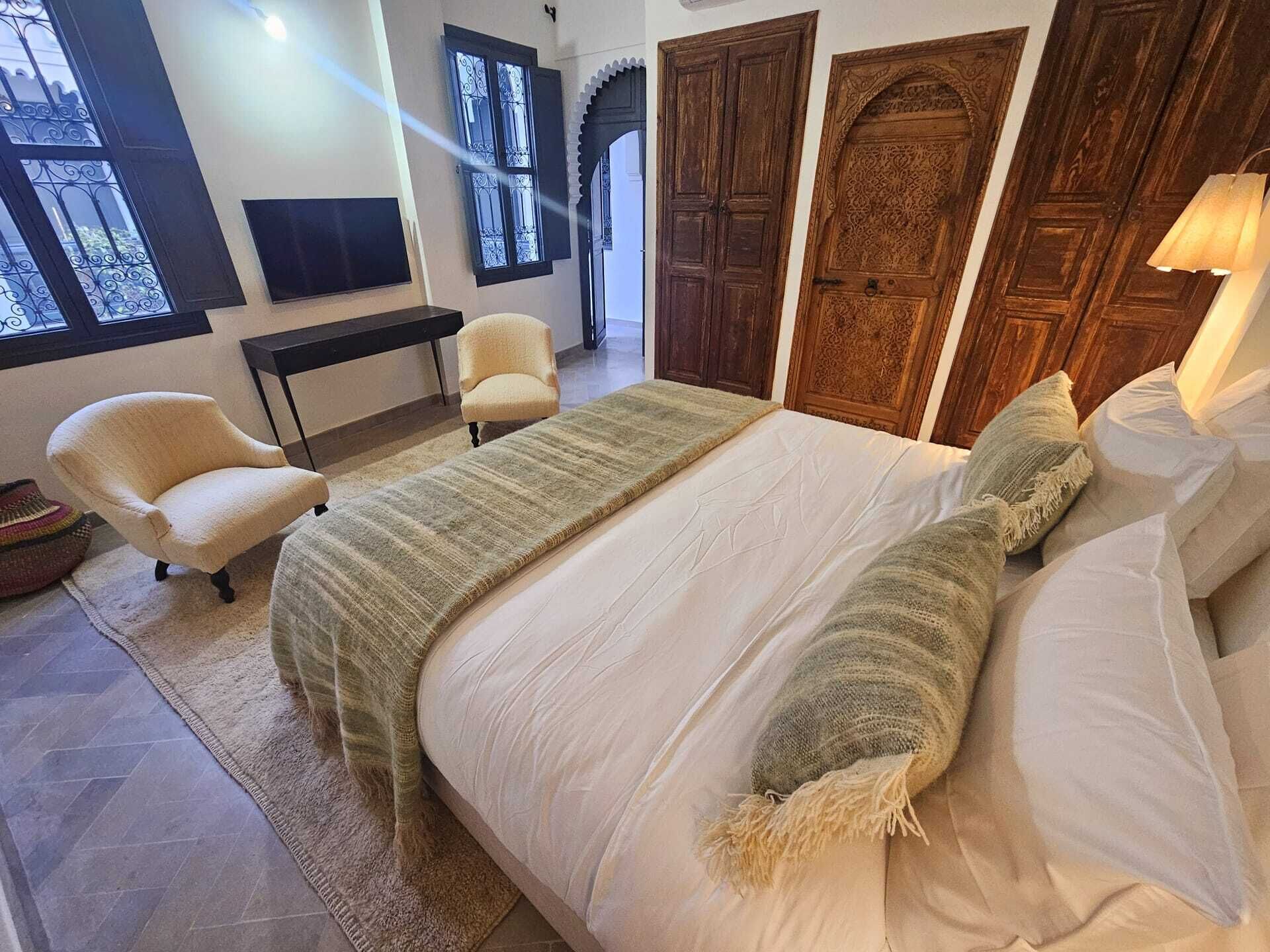 Superior House | Free WiFi