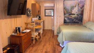 Bügeleisen/Bügelbrett, kostenloses WLAN, Bettwäsche