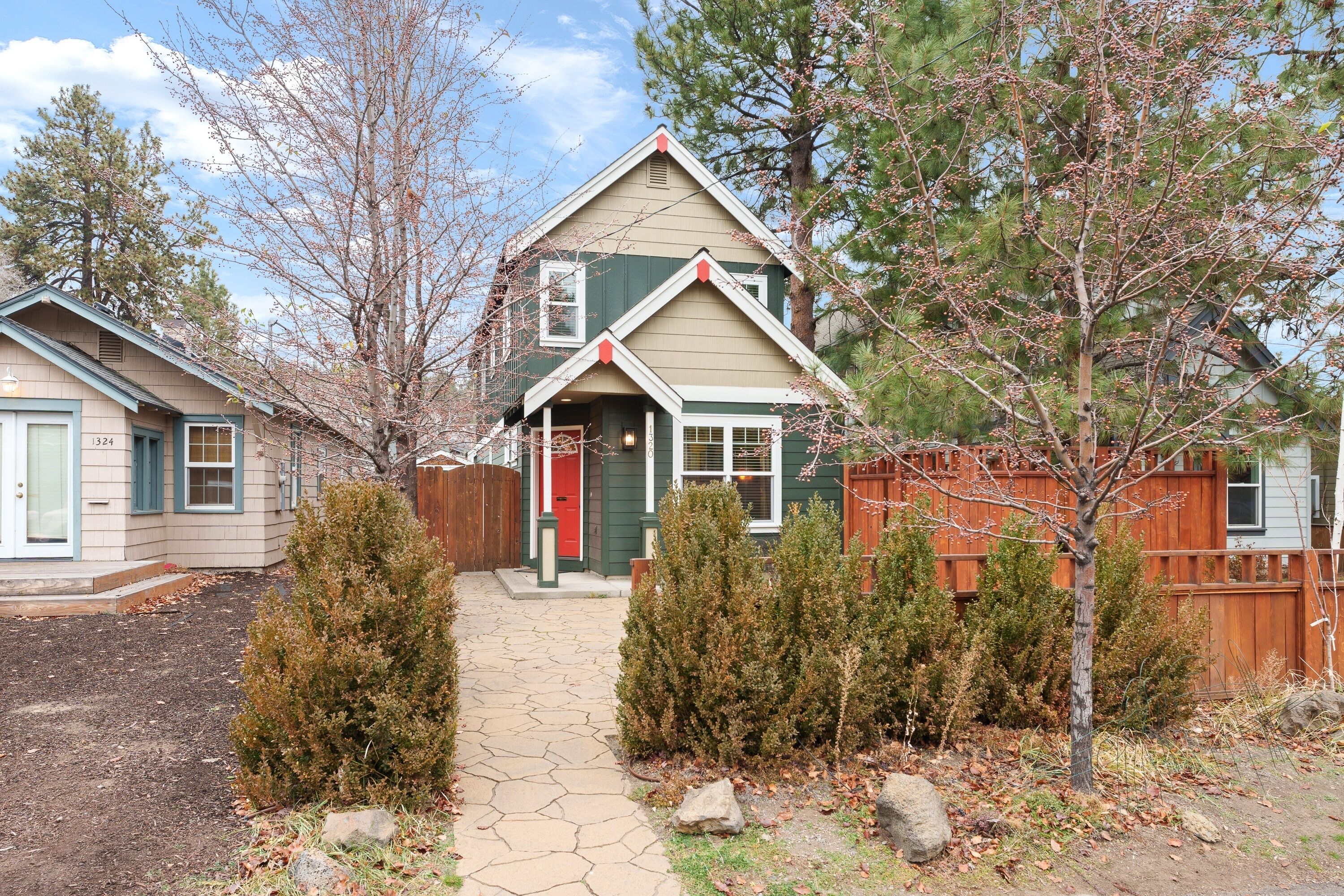 House, 2 Bedrooms | Exterior