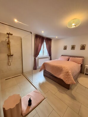 Iron/ironing board, WiFi, bed sheets - Lopezan House Holiday Home – Spacious Living for 10 Guests in Hornberg (Hornberg)