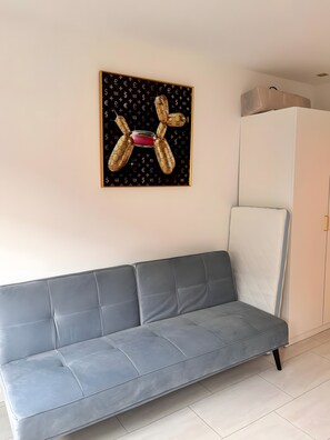 TV - Lopezan House Holiday Home – Spacious Living for 10 Guests in Hornberg (Hornberg)