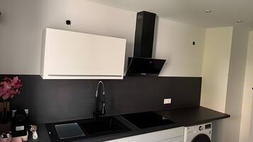 Kühlschrank, Ofen, Herdplatte, Geschirrspüler