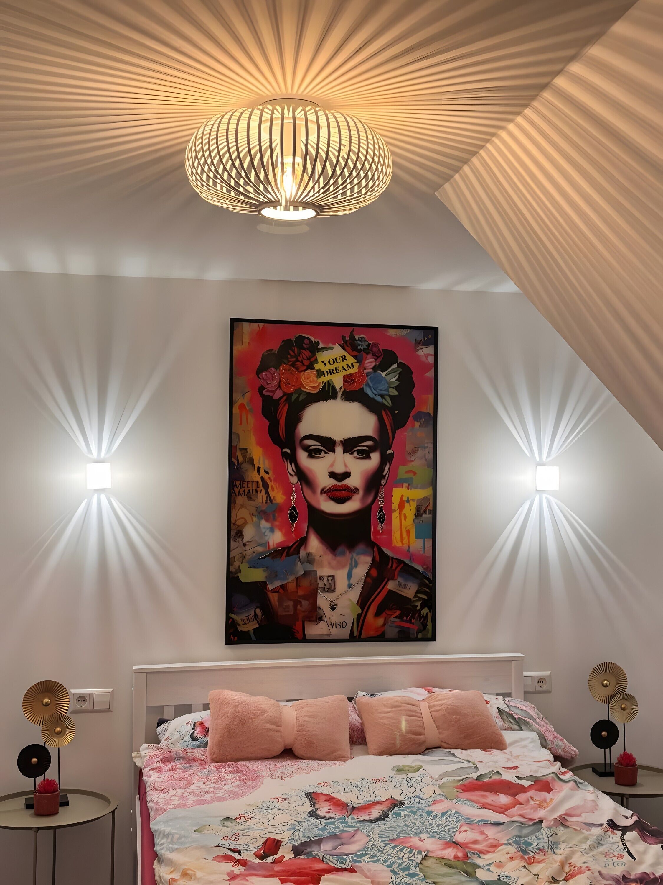 Planxa i posts de planxar, wifi i roba de llit 