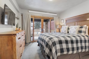 3 bedrooms, laptop workspace, iron/ironing board, free WiFi - Vp-c112 Village Point 3 Bedroom Condo (Copper Mountain)