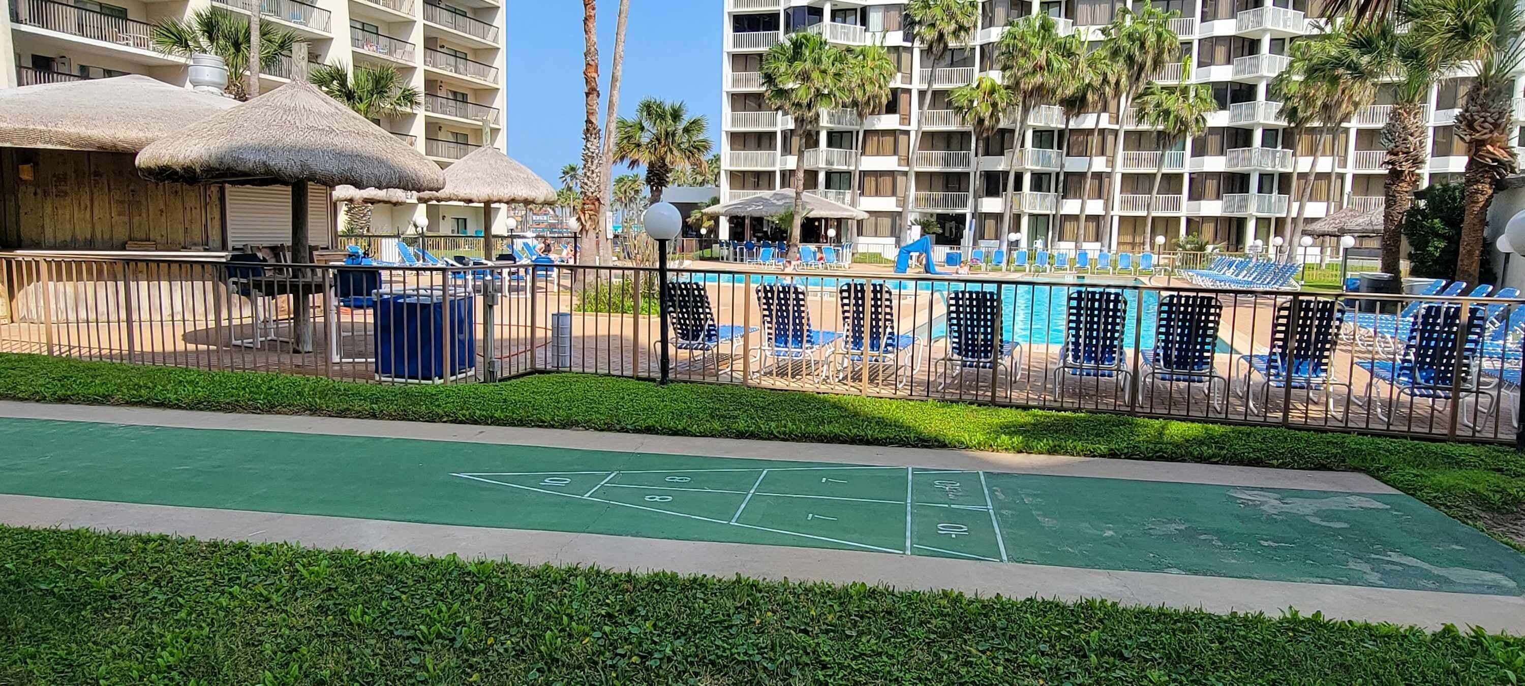 Apartamento, 3 quartos | Campo esportivo