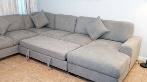 Apartamento, 3 quartos | Área de estar