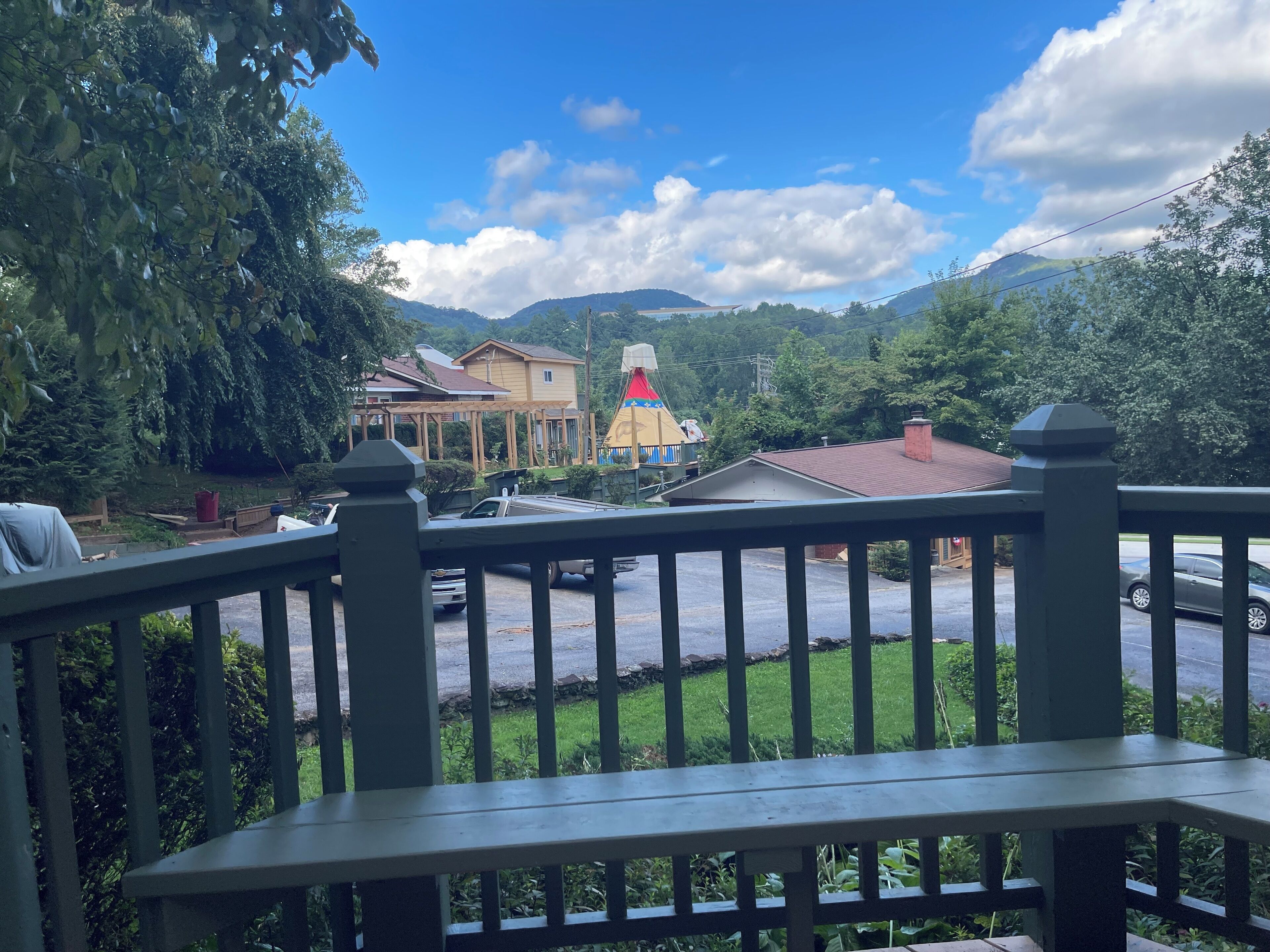 المنطقة المحيطة بالمنشأة