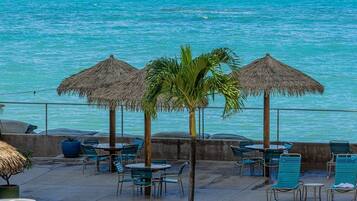 Studio | Outdoor dining