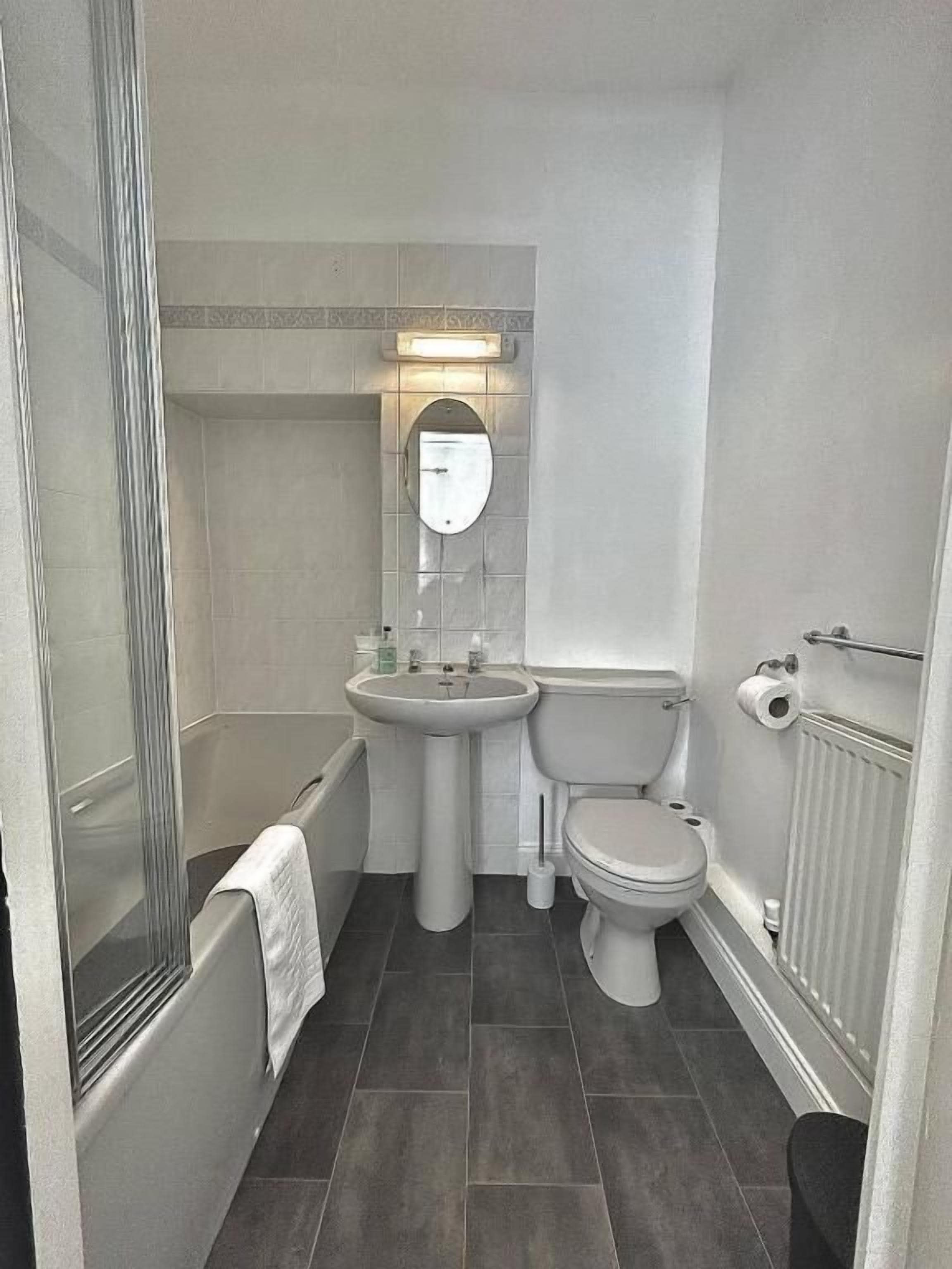 Standard Double Room | Bathroom | Towels