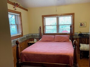 Silitysrauta/-lauta, ilmainen Wi-Fi, vuodevaatteet