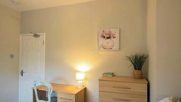 4 bedrooms, iron/ironing board, travel cot, WiFi