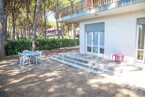 Terrace/patio - Apartment in Pine Forest Near the Beach (Eraclea)