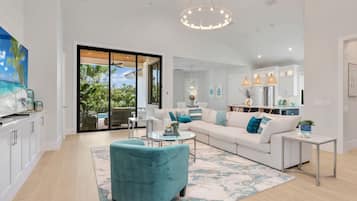 Smart-TV, peis og bøker