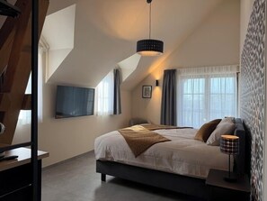 Standard Double Room | Free WiFi, bed sheets - Le Fourquet Blaugies Hotel & Restaurant (Dour)
