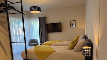 Kamar Double Standar | Wi-Fi gratis dan seprai linen