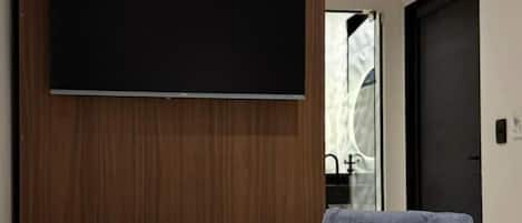 Deluxe Double Room | Free WiFi