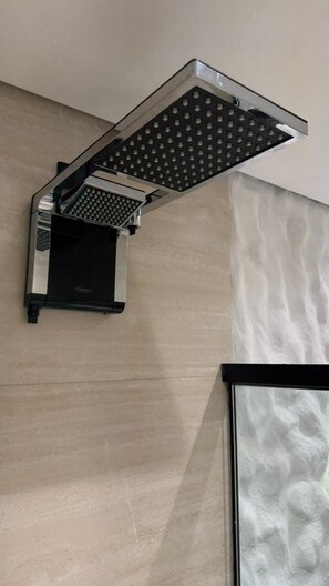 Shower, free toiletries, hair dryer, towels - You Smart Flats - Hotel (Formosa)