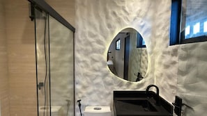 Shower, free toiletries, hair dryer, towels - You Smart Flats - Hotel (Formosa)