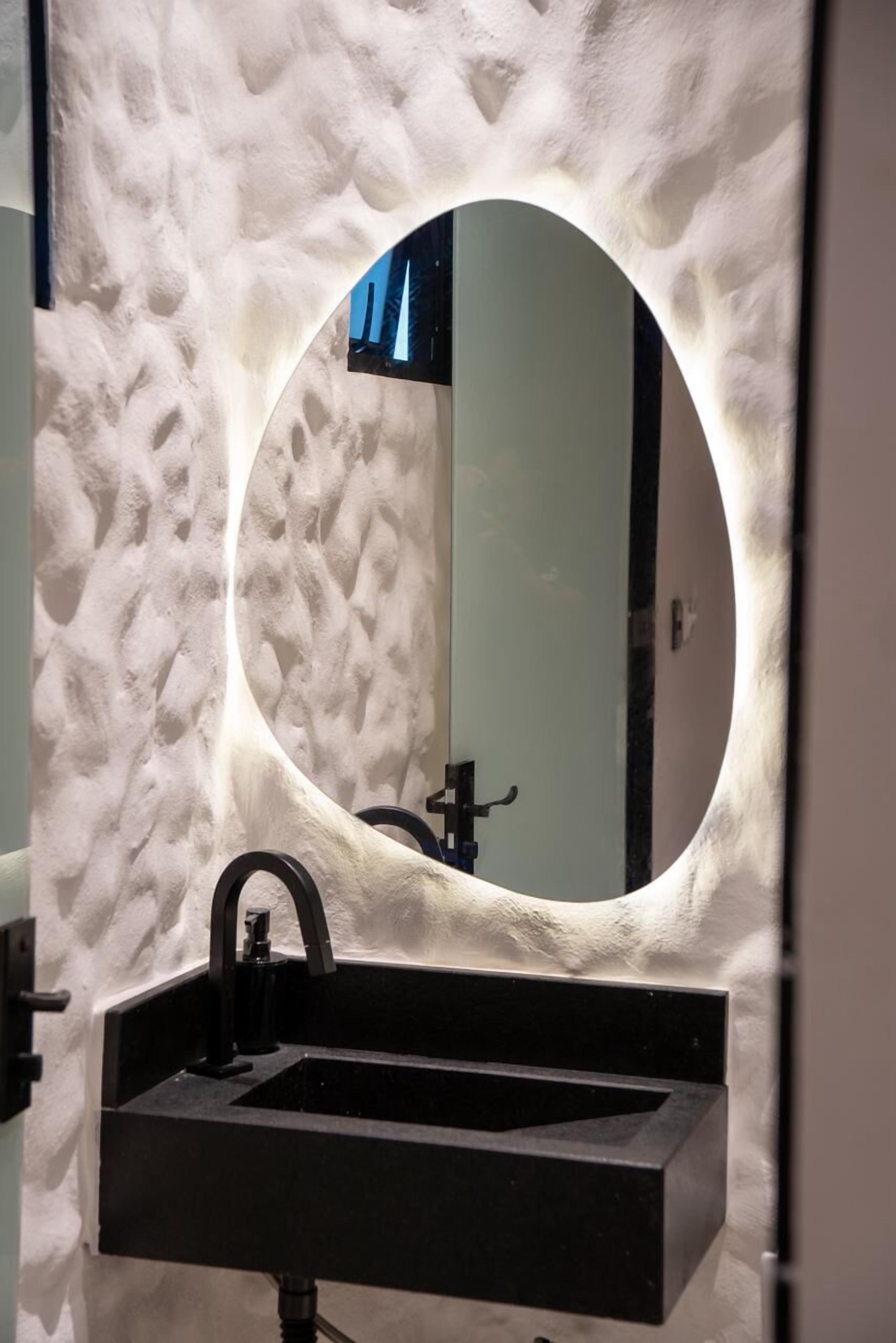 Deluxe-Doppelzimmer | Badezimmer | Dusche, kostenlose Toilettenartikel, Haartrockner, Handtücher