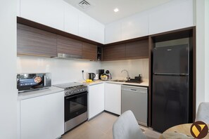 奢華公寓, 露台, 海港景 | 私人廚房 | 大型雪櫃/冰箱、微波爐、焗爐、爐具