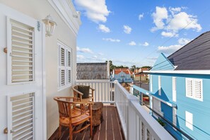 Property grounds - Keizershof, Otrobanda, Bright Open-Concept Apt 26 (Willemstad)