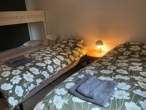 2 habitaciones, wifi gratis y ropa de cama 