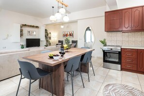 In-room dining - Lumina Apartment with Shared Pool (Perivolia)