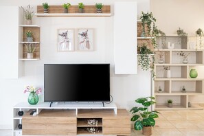 Superior-Apartment, Bergblick | Wohnbereich