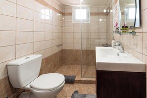 Superior Apartment, Mountain View | Bathroom - Lumina Apartment with Shared Pool (Perivolia)