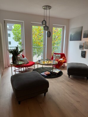 Living area - Newly renovated, cozy apartment, centrally located and yet quiet (Prüm)