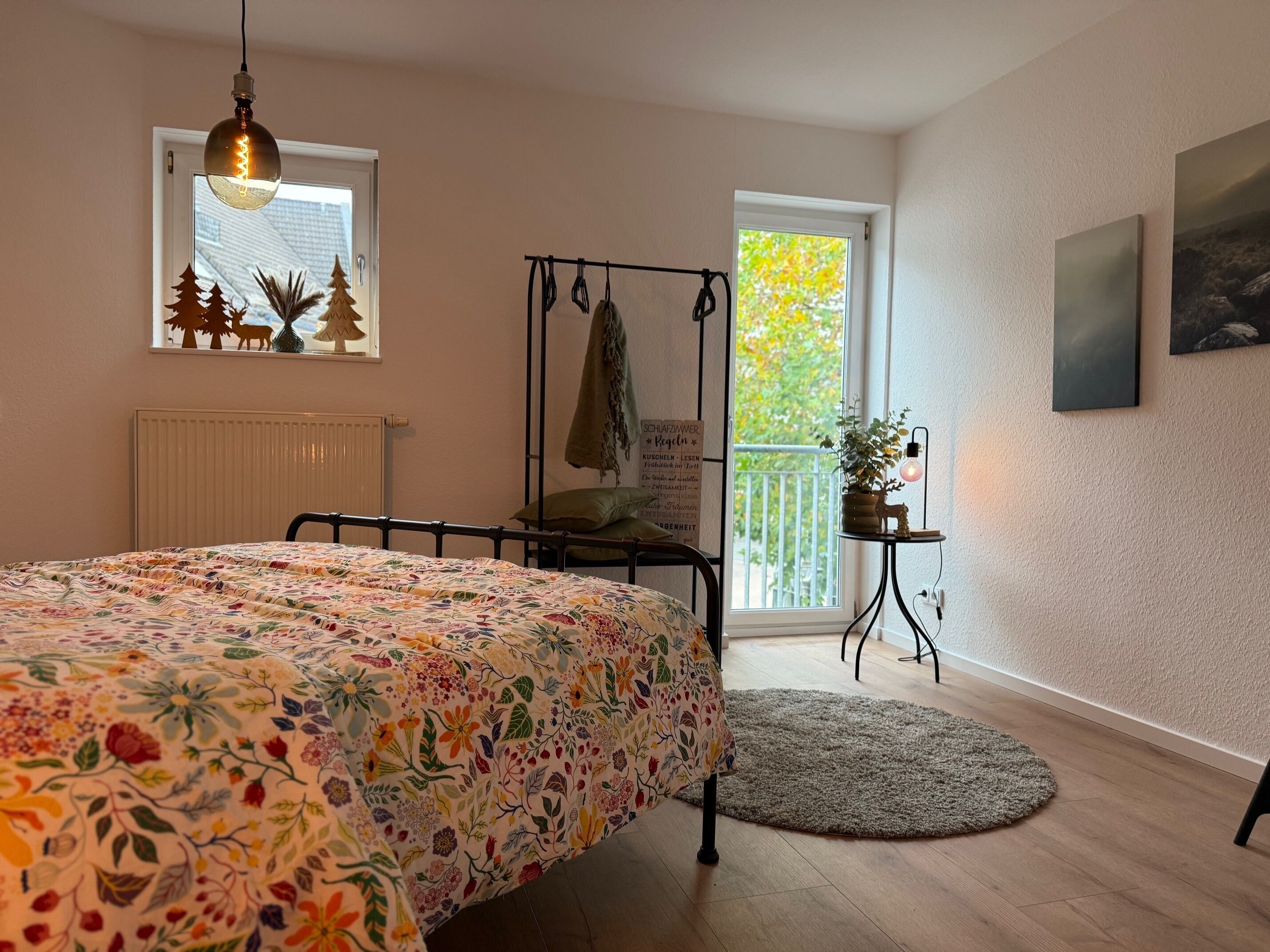 Schreibtisch, Bügeleisen/Bügelbrett, Reisekinderbett, kostenloses WLAN