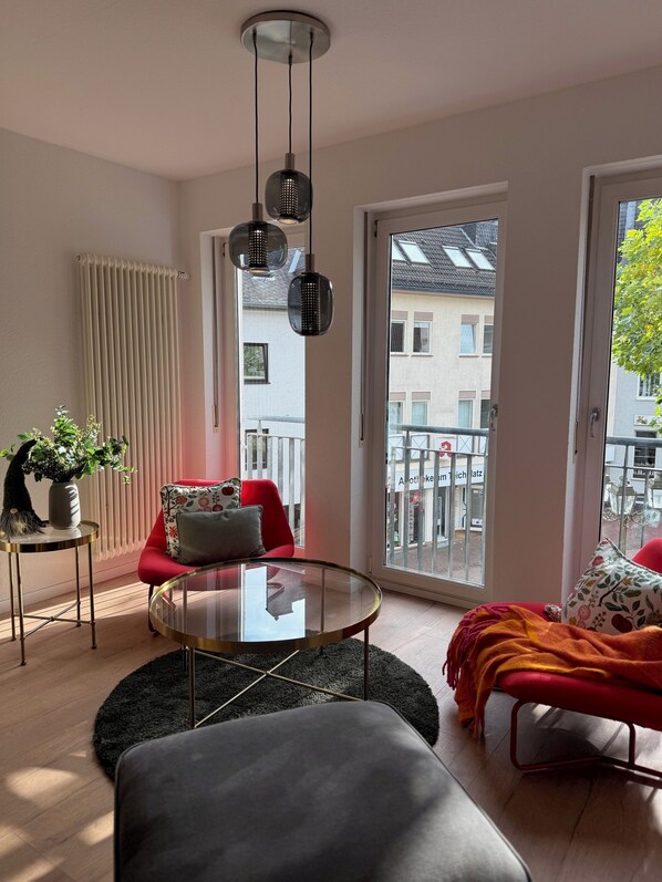 Living area - Newly renovated, cozy apartment, centrally located and yet quiet (Prüm)