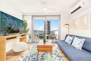 Smart TV - Modern Stay at The Park on Keeaumoku w/City Views & Luxury Amenities (Honolulu)