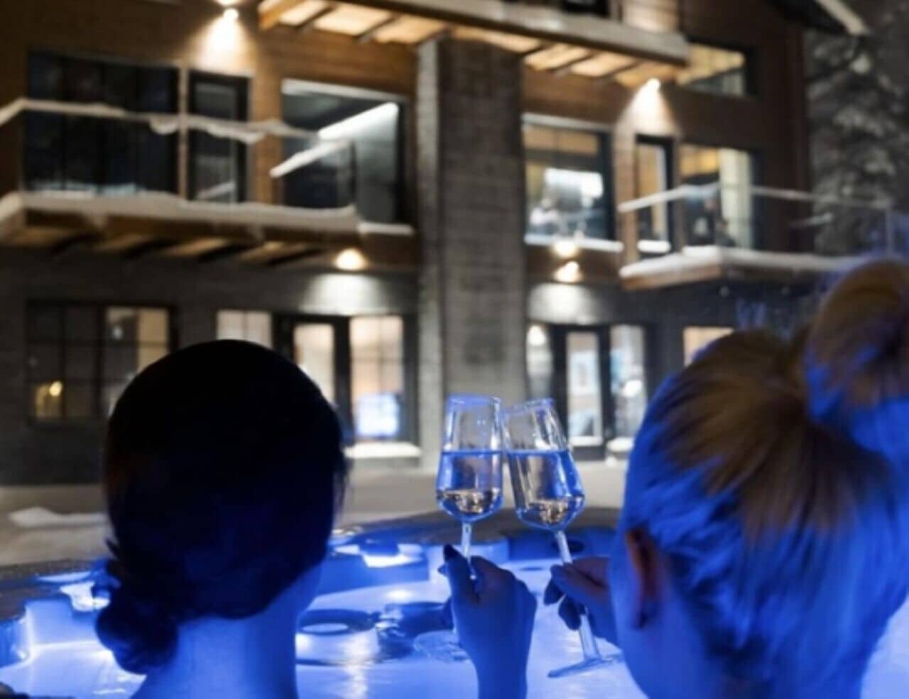 Tina de hidromasaje al aire libre