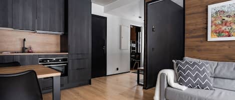 Televisión y chimenea