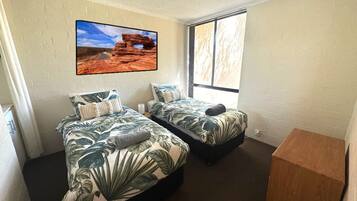 Iron/ironing board, free WiFi, bed sheets