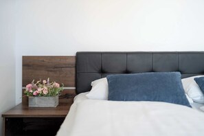 1 habitación, tabla de planchar con plancha, cuna de viaje y wifi 