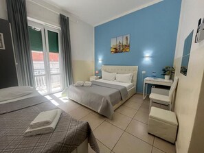 Room - Hello Pisa (Pisa)