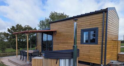 Tiny house in Allier sleeps 4, with Finnish bath