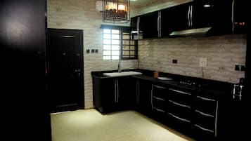 อพาร์ทเมนท์, หลายห้องนอน, สูบบุหรี่ได้, ระเบียง | ภายใน