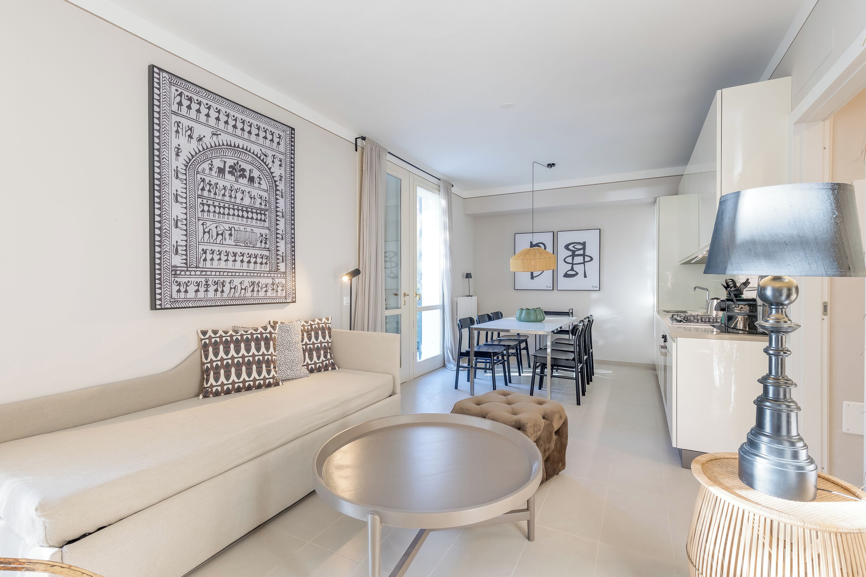 Smart TV 21-inch có truyền hình vệ tinh 