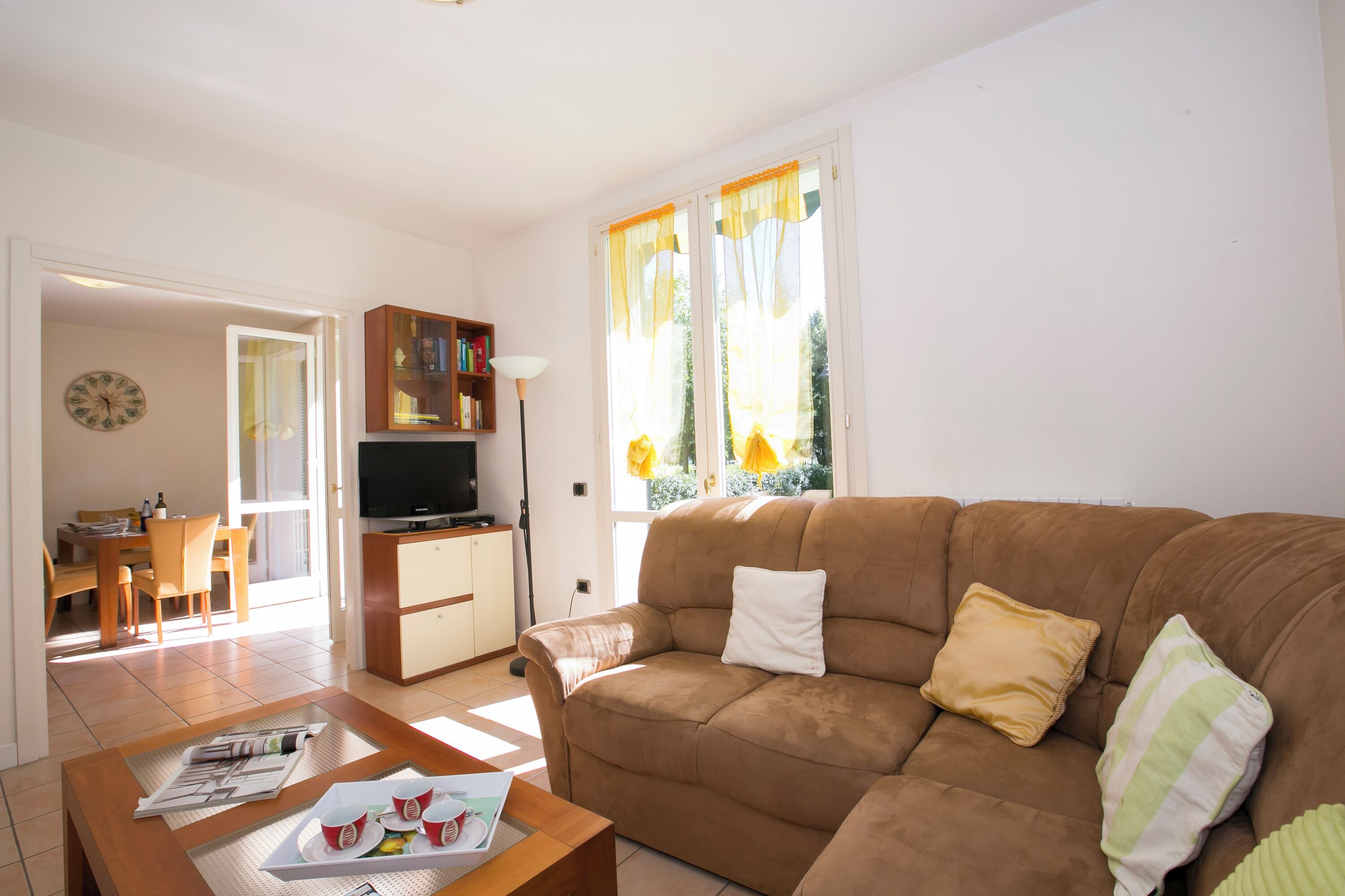 Family Apartment, Multiple Bedrooms, Lakeside (PL-Villas 2 bedrooms Deluxe 4pax) | Living area