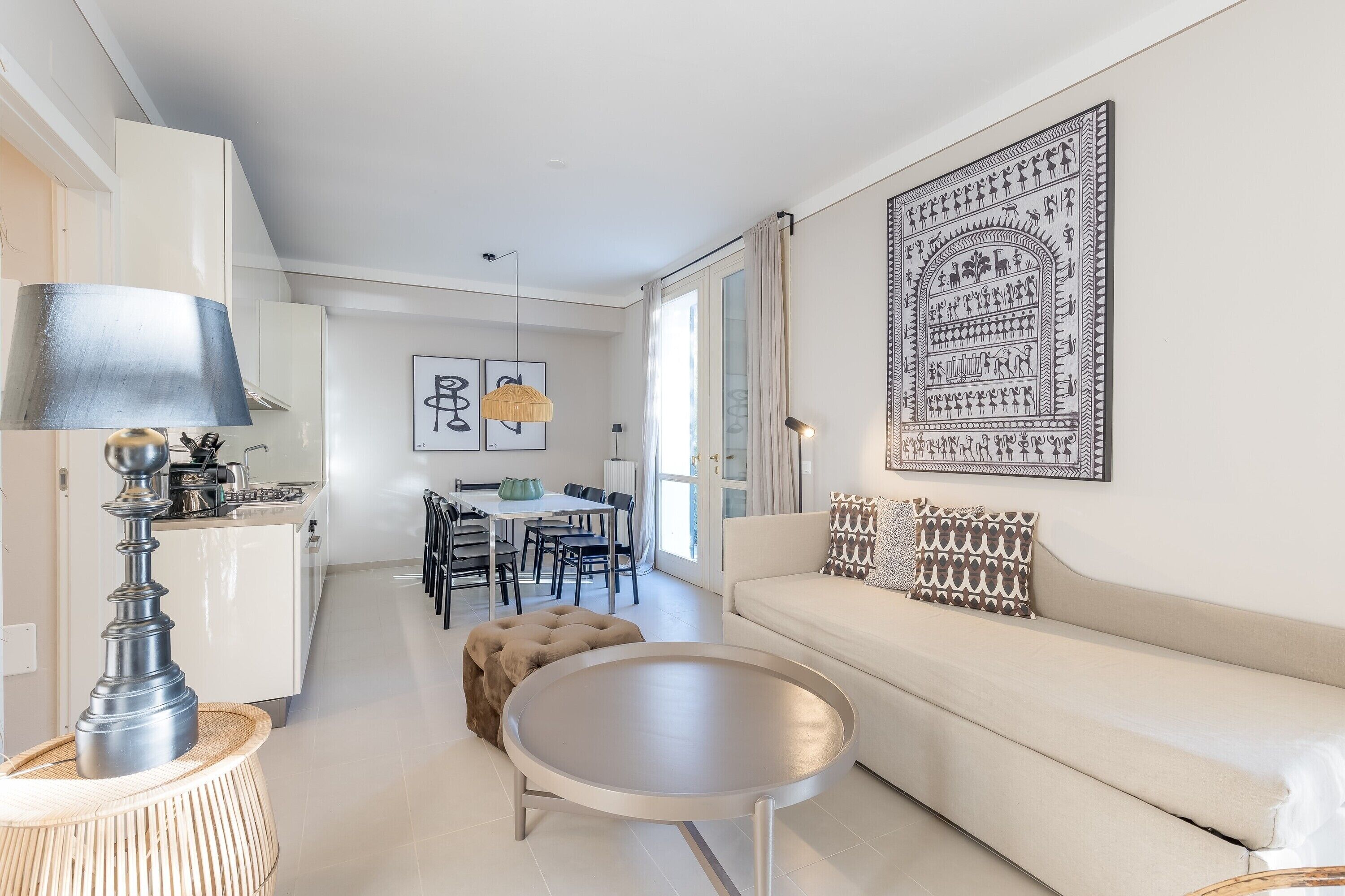 En 21-tommers smart-TV med Parabol-TV