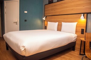 Family Suite, City View | Free WiFi, bed sheets - DELTA CONTINENTAL HOTEL AND SUITE LAGOS (Lagos)