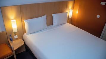 Familiesuite, byutsikt | Wi-fi (inkludert) og sengetøy